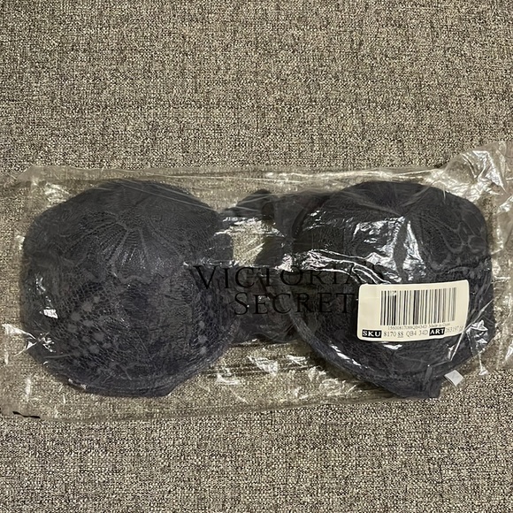 NWT VS Push Up Bra - Picture 3 of 4